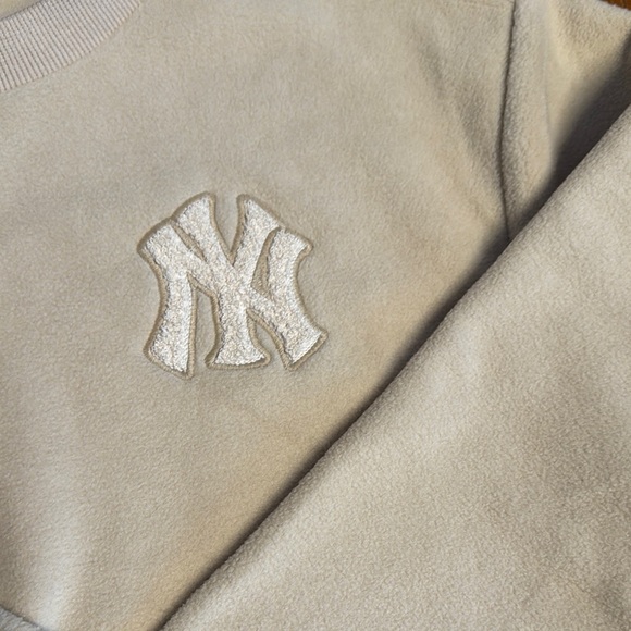 MLB Cream Sweatshirt with Ribbed Cuffs and Crew Neck - Picture 5 of 12